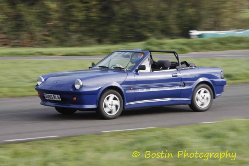 Round headlight Quantum 2+2 on track at Curborough in October 2018